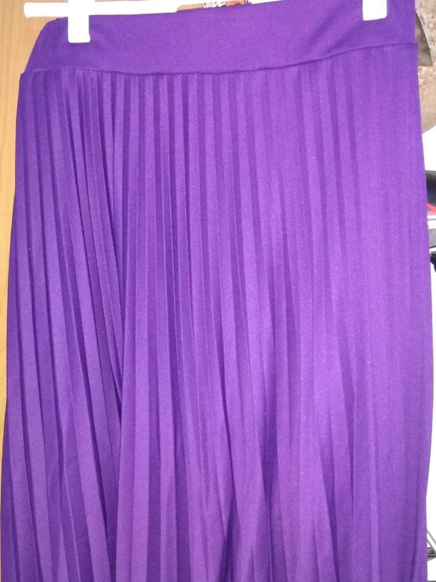 saia plissada roxa