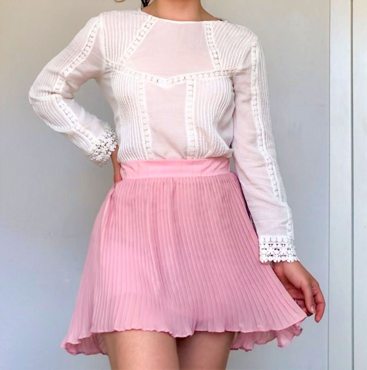 saia plissada rosa claro