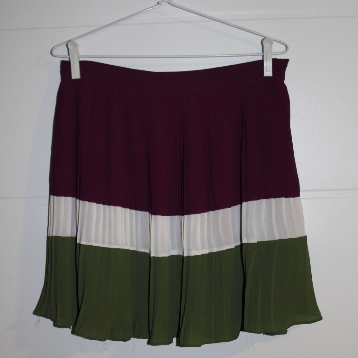saia plissada tricolor