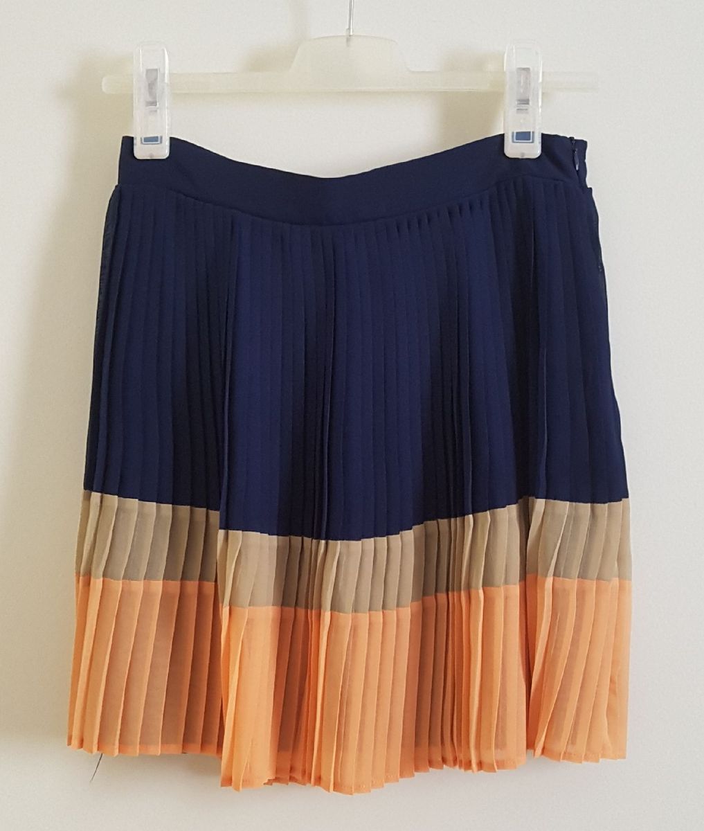 saia plissada tricolor