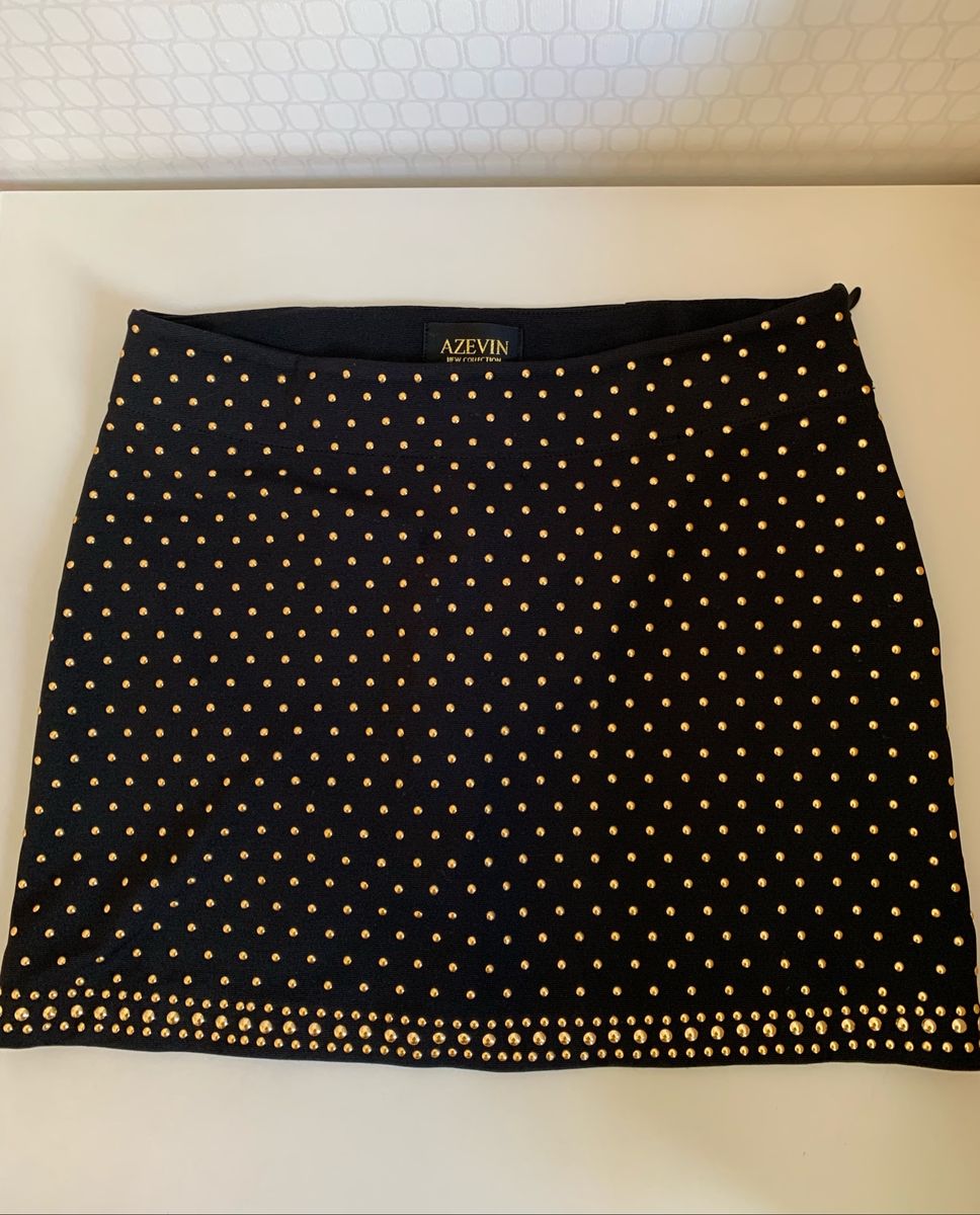 saia preta com tachas