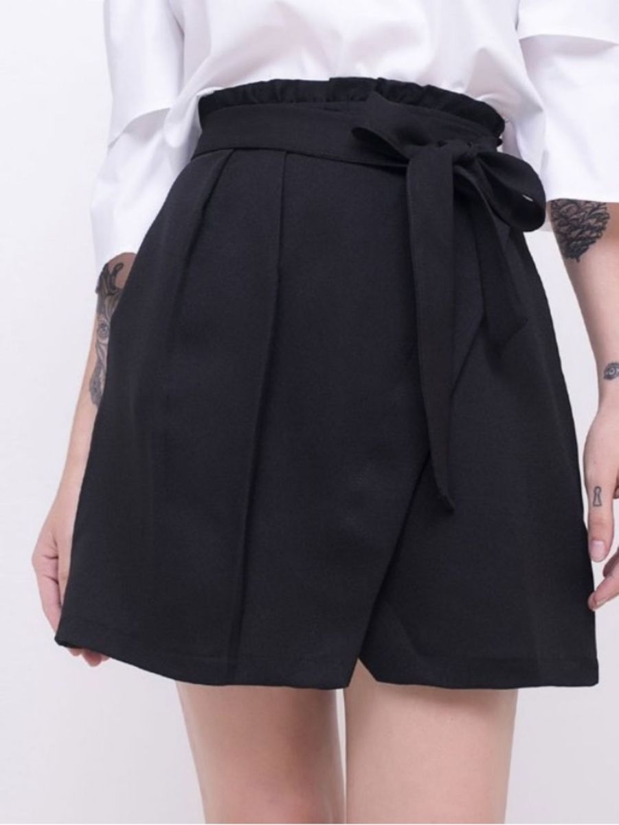 vestido e bota coturno