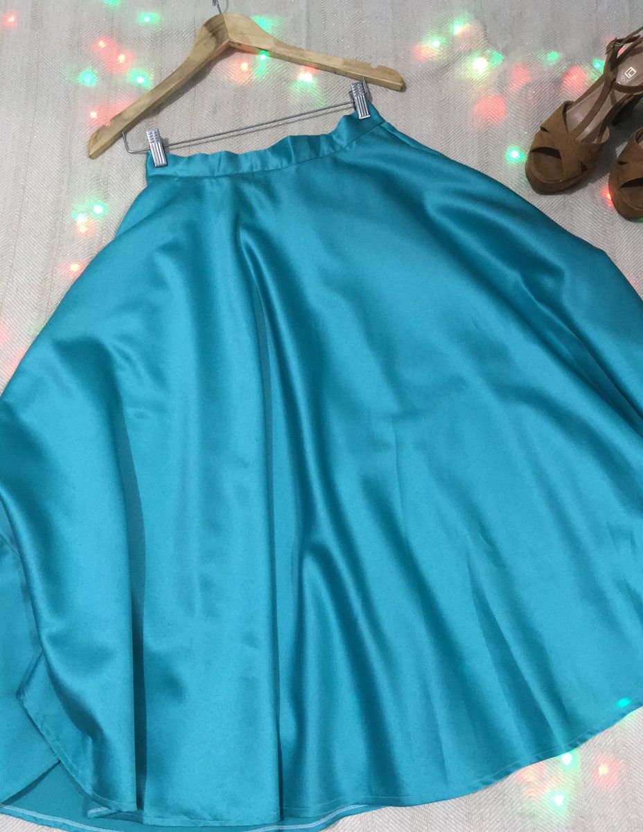 saia de cetim rodada