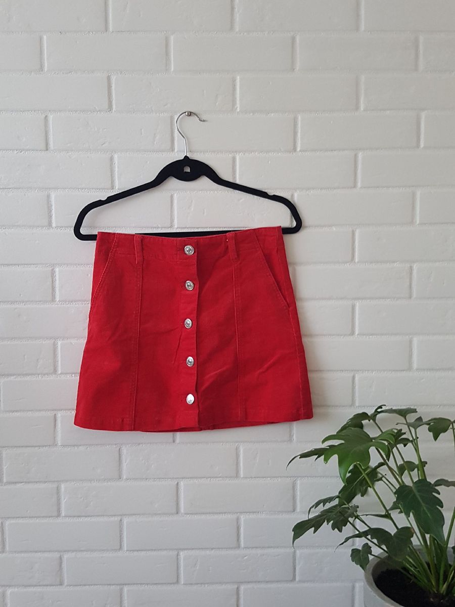 saia de veludo vermelha