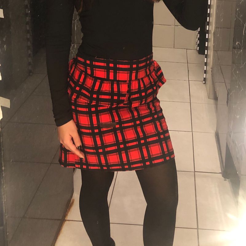 Festa Junina com Estilo Saia Xadrez Vermelha e Preta Marina E