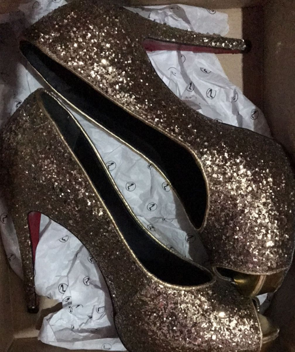 sapatinho de luxo salto alto