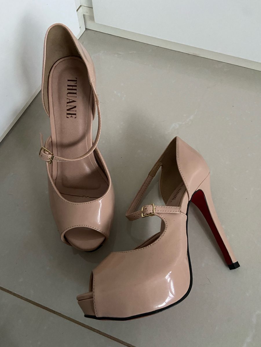 Salto alto hot sale fino nude