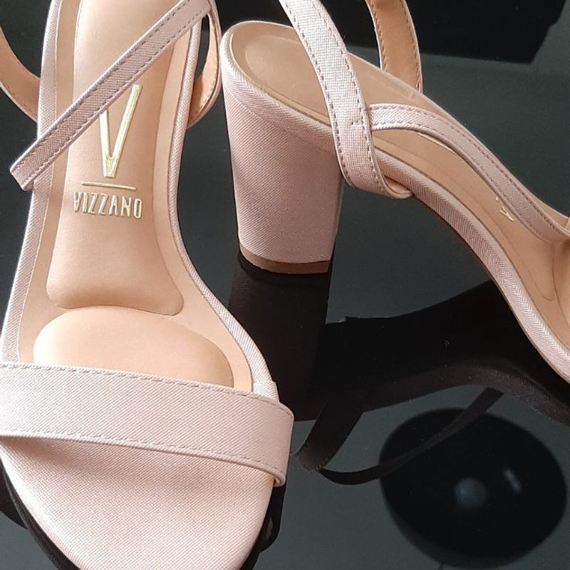 Sapato vizzano best sale nude salto grosso