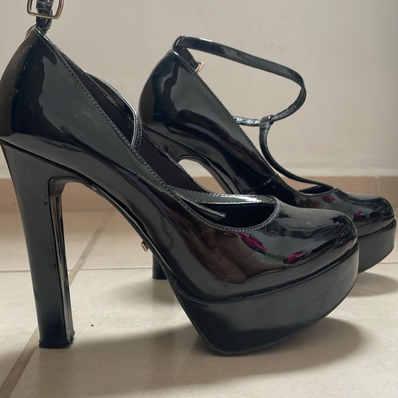 Salto Alto Lara Sapato Feminino Lara Usado 93801410 enjoei