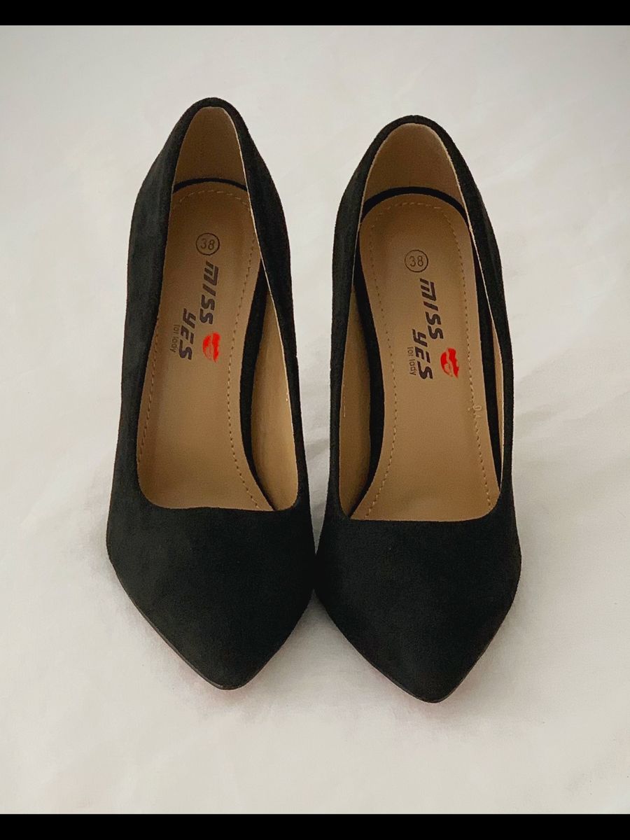 Scarpin best sale estilo louboutin