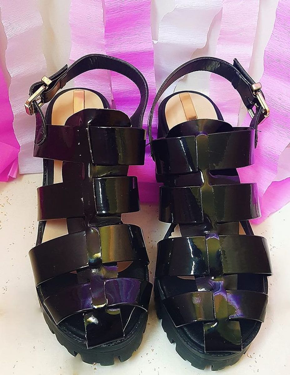salto alto tratorado de vinil - sapatos sem marca