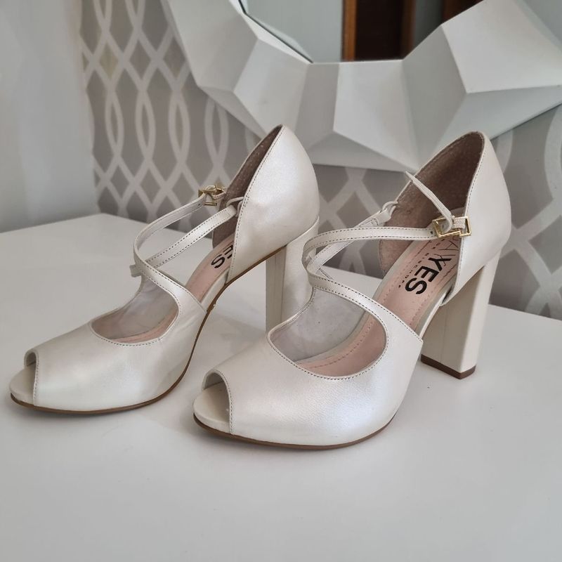 Salto Bloco para Noivas Sandália Feminina Jorge Bischoff Usado