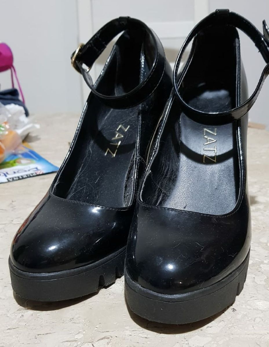 salto de boneca preto