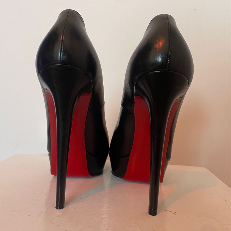 Salto 2024 louboutin preto