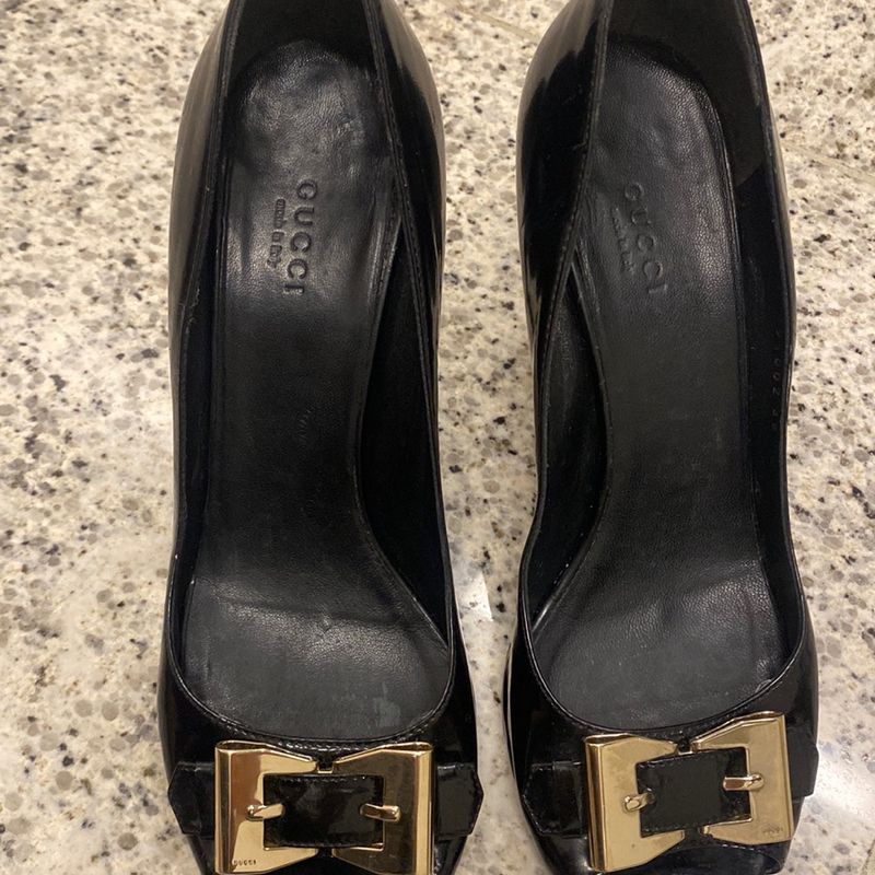 Salto Verniz Marca Gucci Maravilhoso Fivela Dourada com Logo