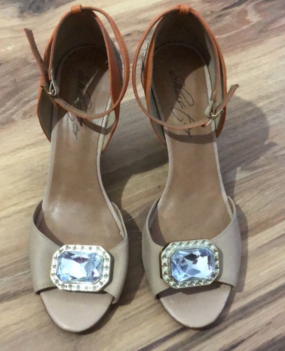 galinha morta sapatos