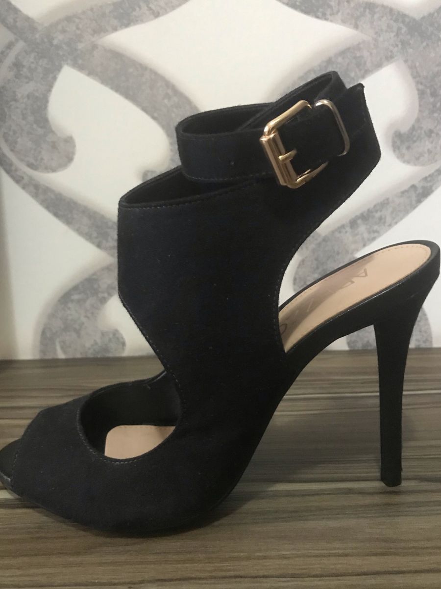 sandalia abotinada arezzo