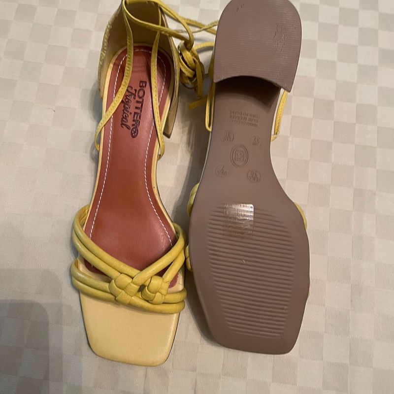 Sandália Amarela Salto Grosso Sandália Feminina Bottero Usado