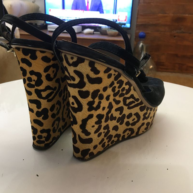 Sandalia anabela 2024 animal print