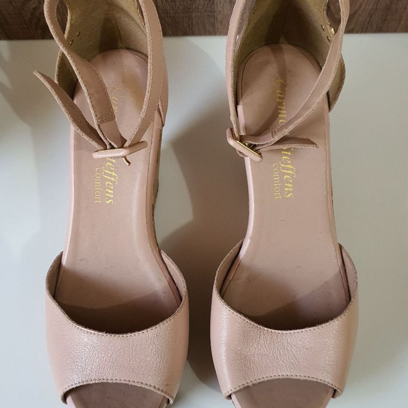 Sandália Anabela Sandalia Carmen Steffens Salto Grosso SandÃ¡lia