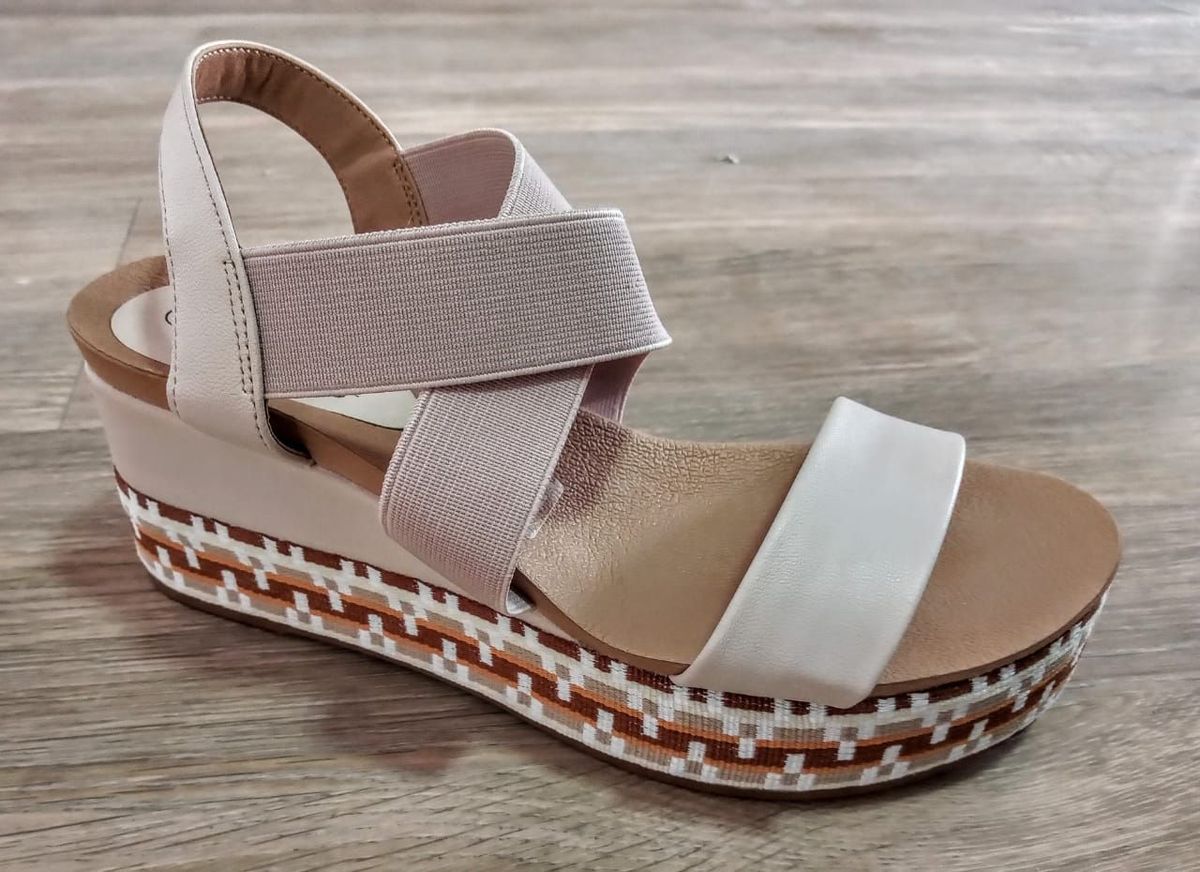 sandalia beira rio com elastico