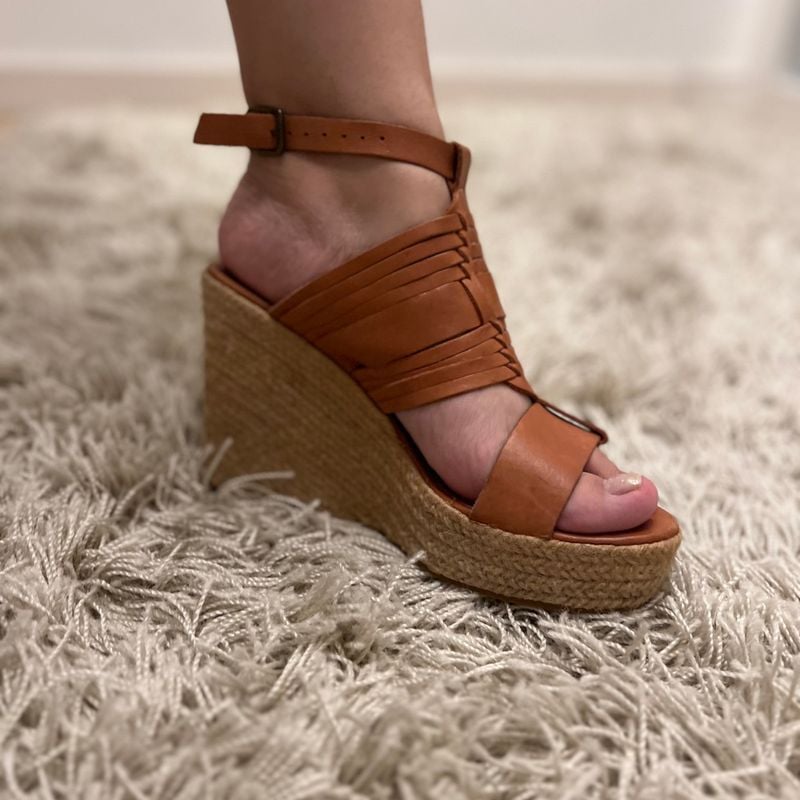 Sandalia anabela sale via mia
