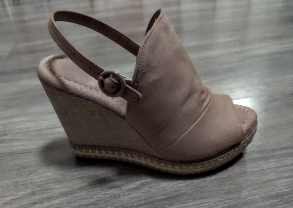 sandalia plataforma anabela vizzano