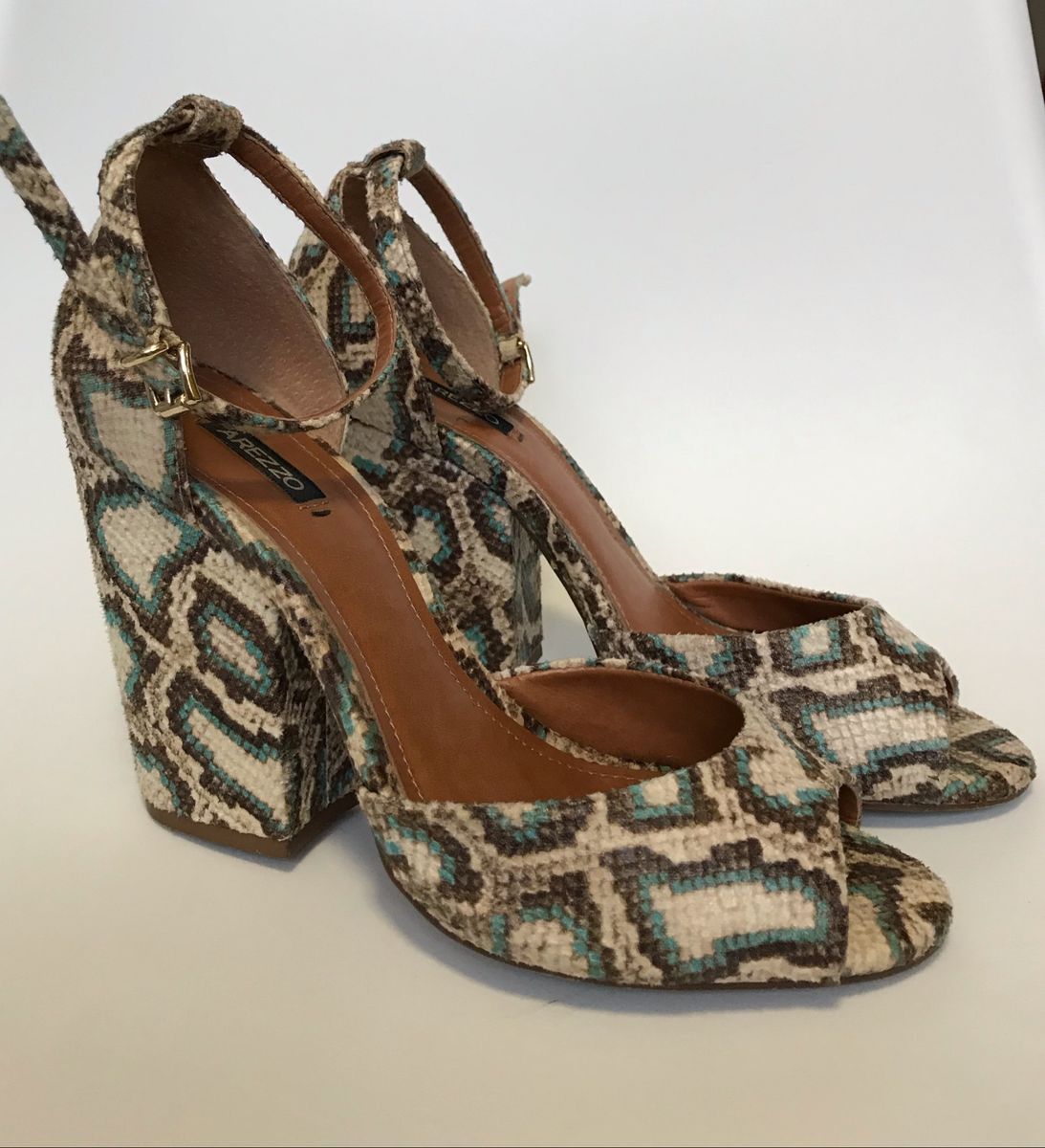 sandalia arezzo animal print