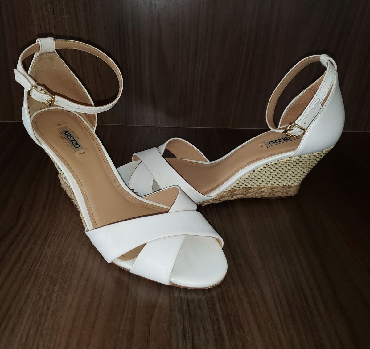 sandalia branca arezzo