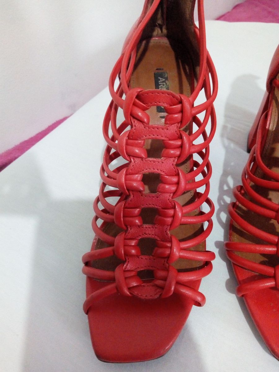 sandalia arezzo trançada