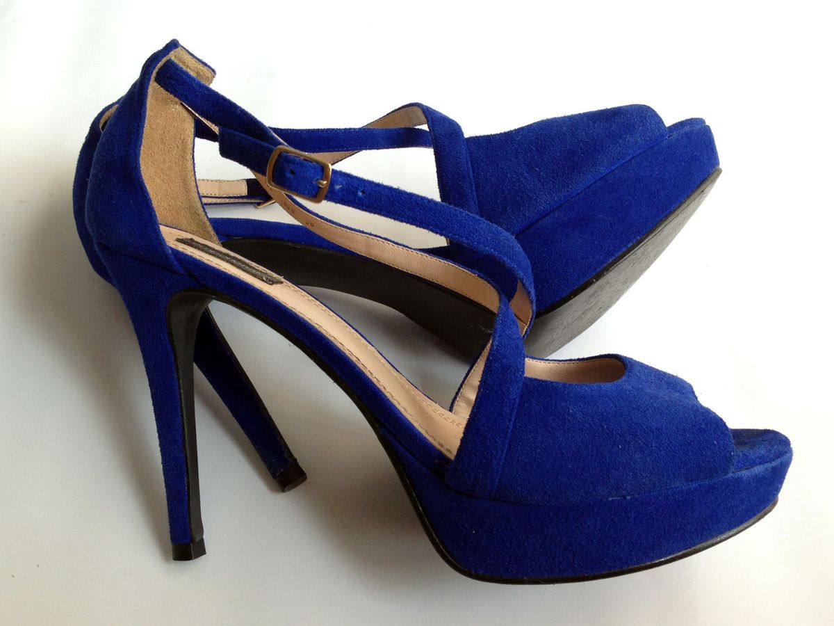 sandália azul royal
