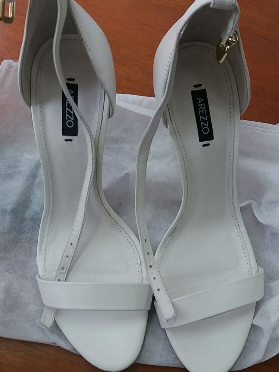 sandalia arezzo branca