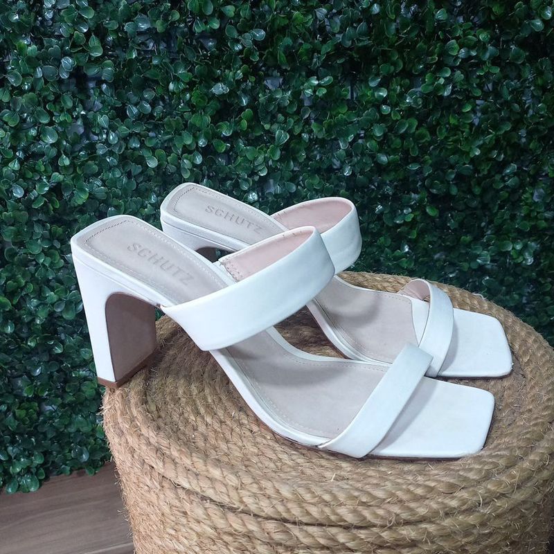 Sandália Branca em Couro Salto Grosso Schutz, Tamanho Schutz
