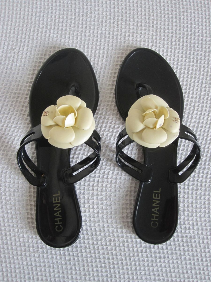 sandalia rasteira chanel