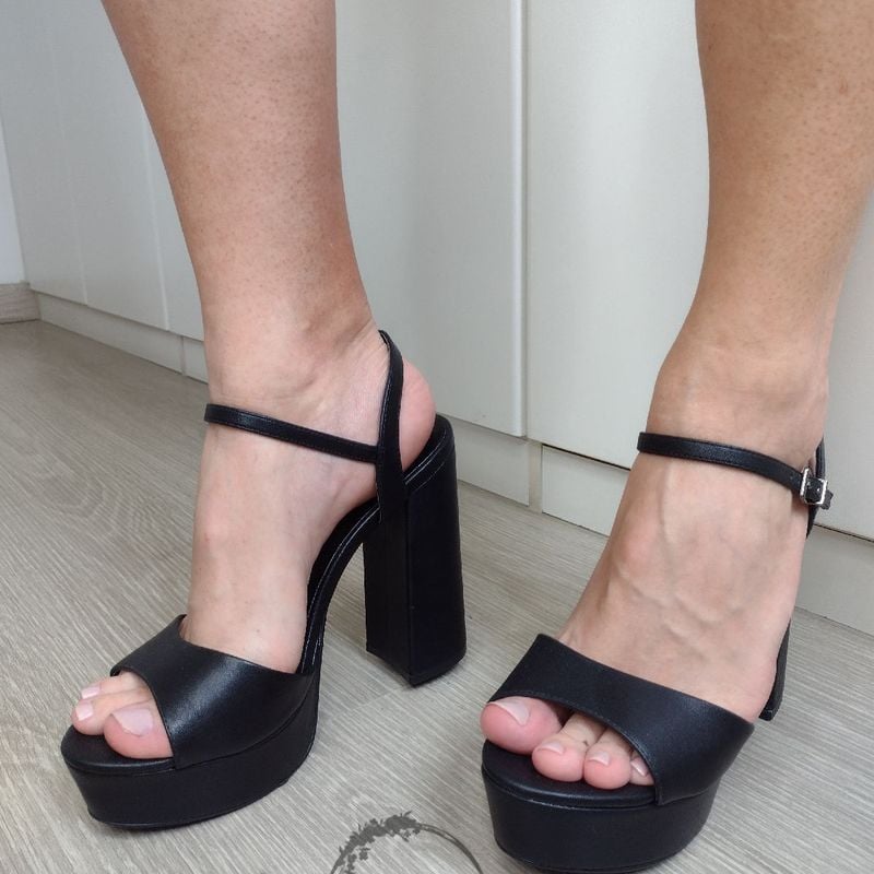 Sandália Colcci Preta Tiras Salto Alto Bloco Grosso Meia Pata Rasteira  Feminina Colcci Usado 110116921 enjoei - Main Image