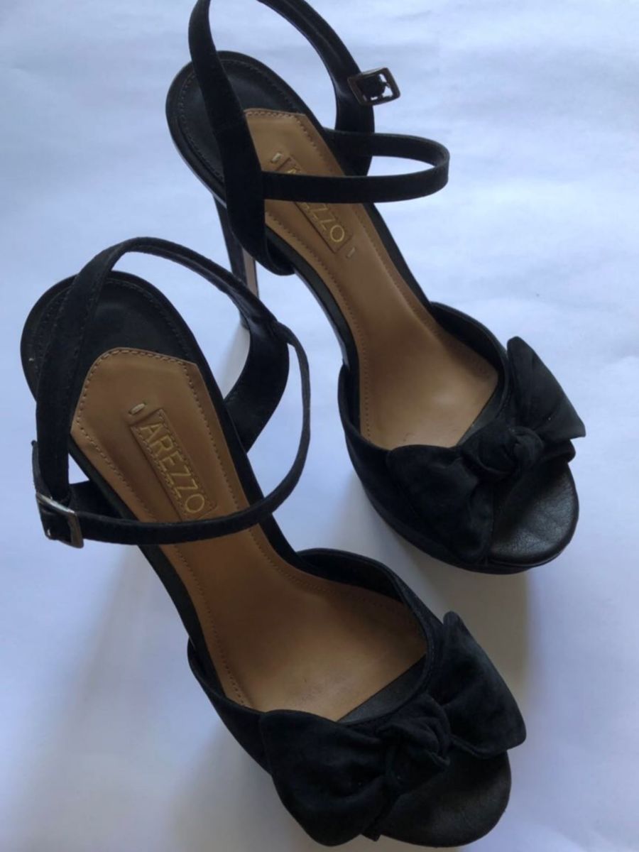 sandalia de laço arezzo