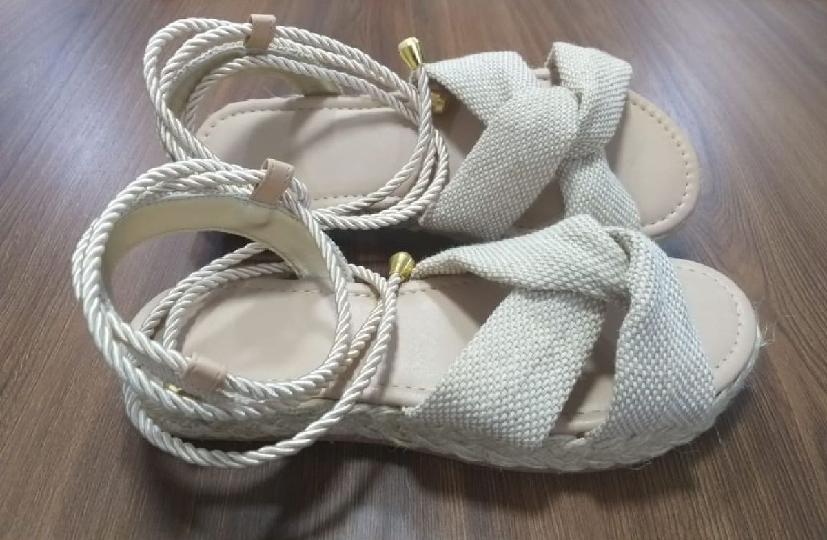 sandália flatform corda