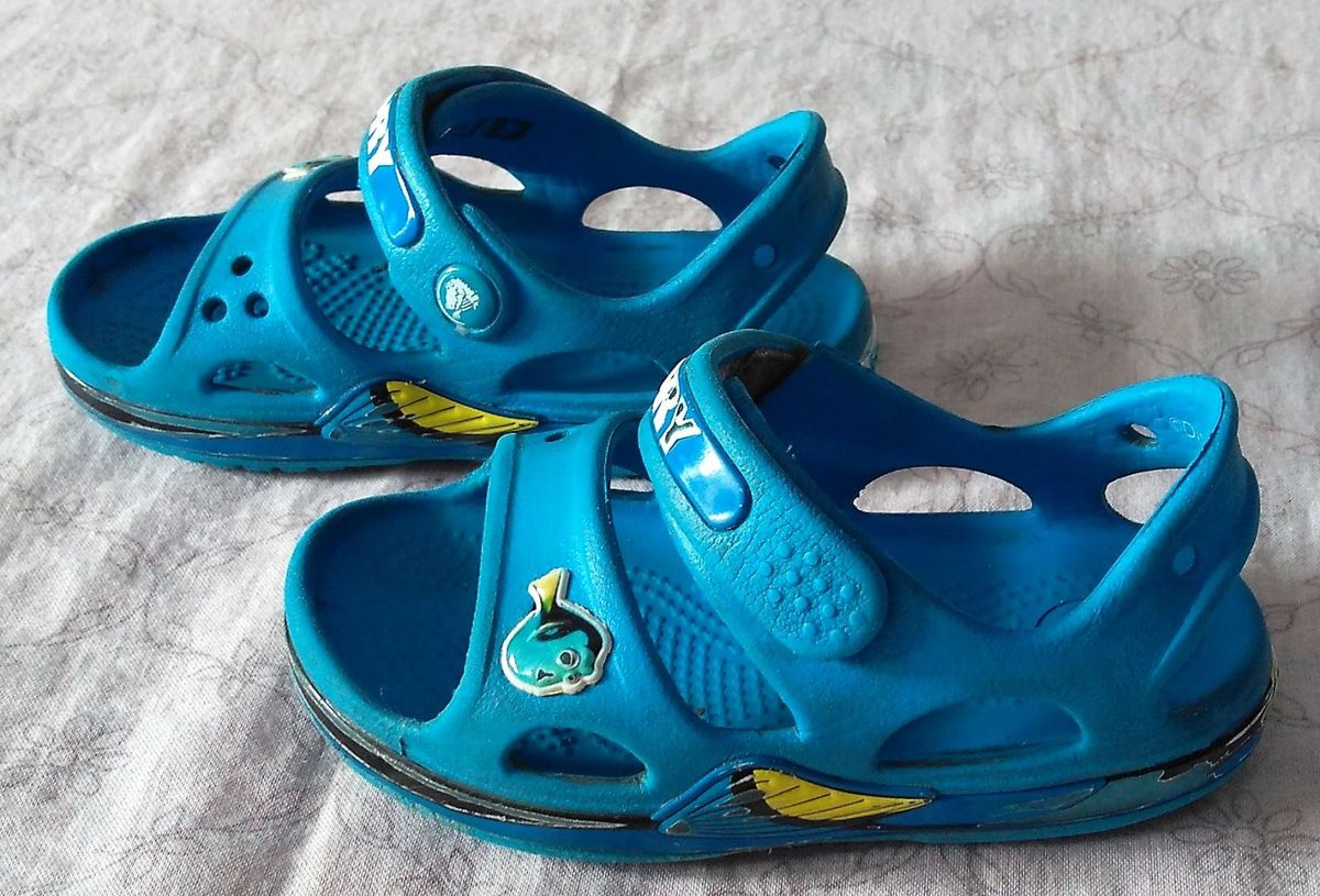 sandalia crocs para bebe
