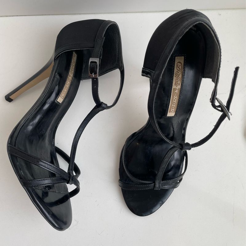 Sandália de Festa Preta com Cetim Salto Alto Fino Sandália