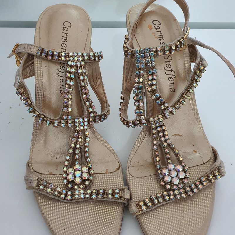 Sandalia com store pedraria carmen steffens