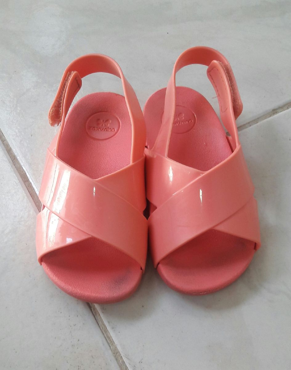 sandália de plástico