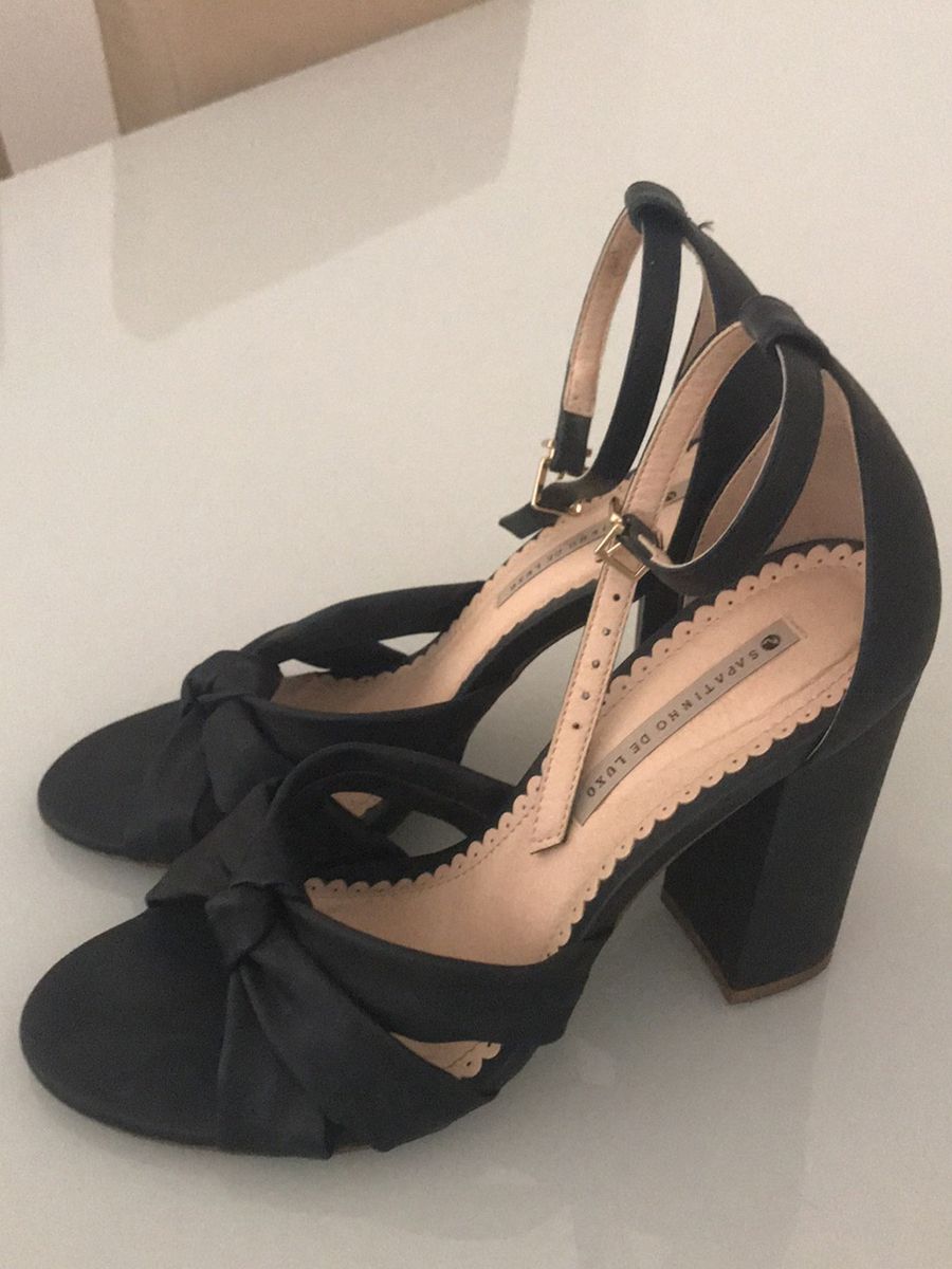 sapatinho de luxo salto alto