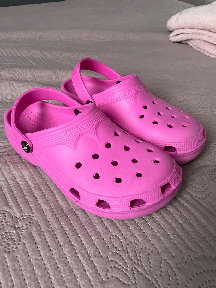 Sandália Estilo Crocs Super Confortável | Sandália Feminina Nunca Usado  84345694 | enjoei