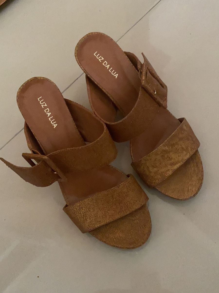 sandalia estilo tamanco