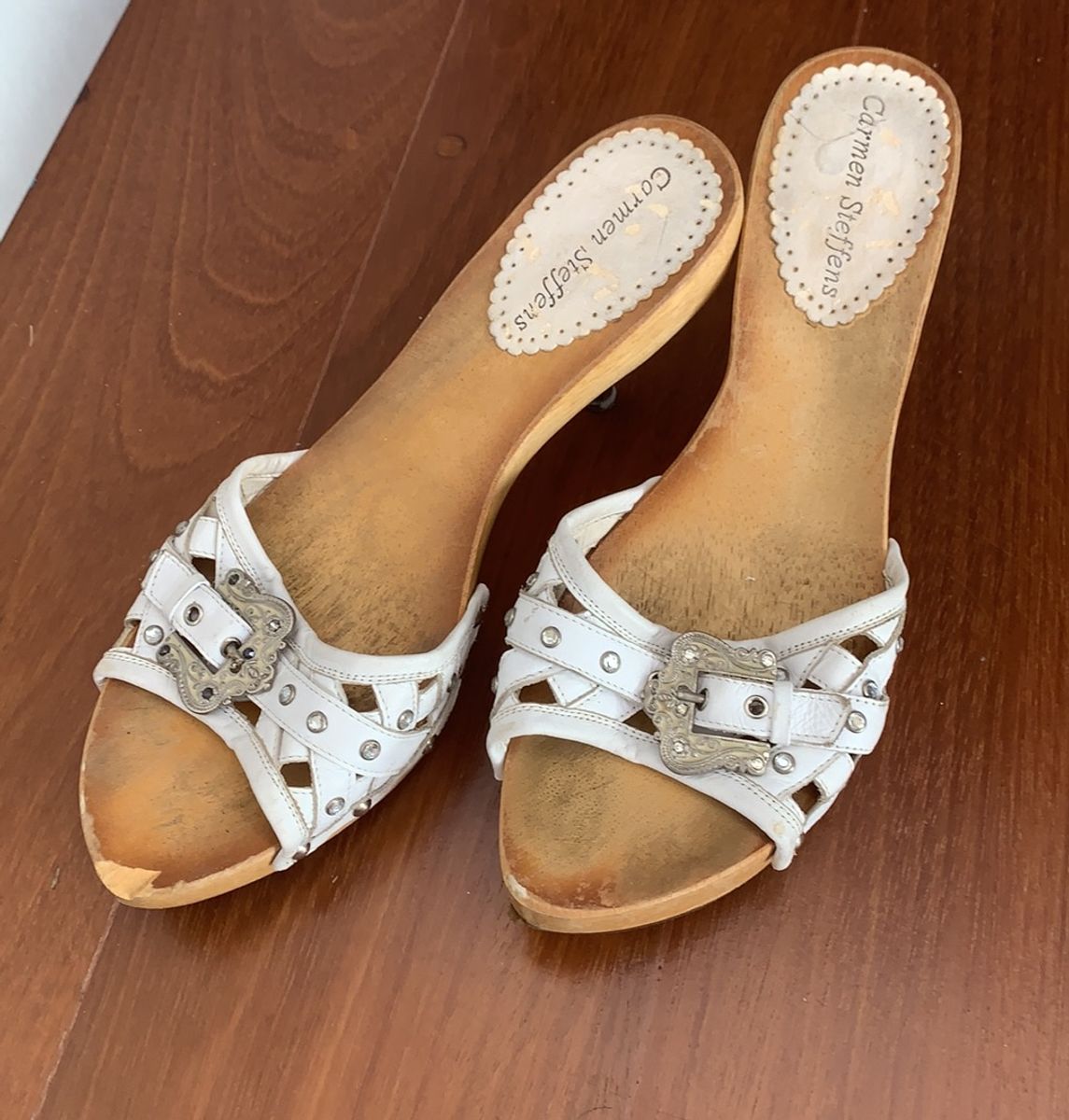 sandalia estilo tamanco