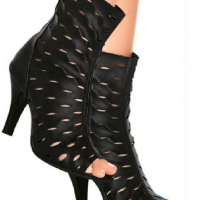 Sandália Feminina Gladiadora Salto Fino Cano Médio Transsado