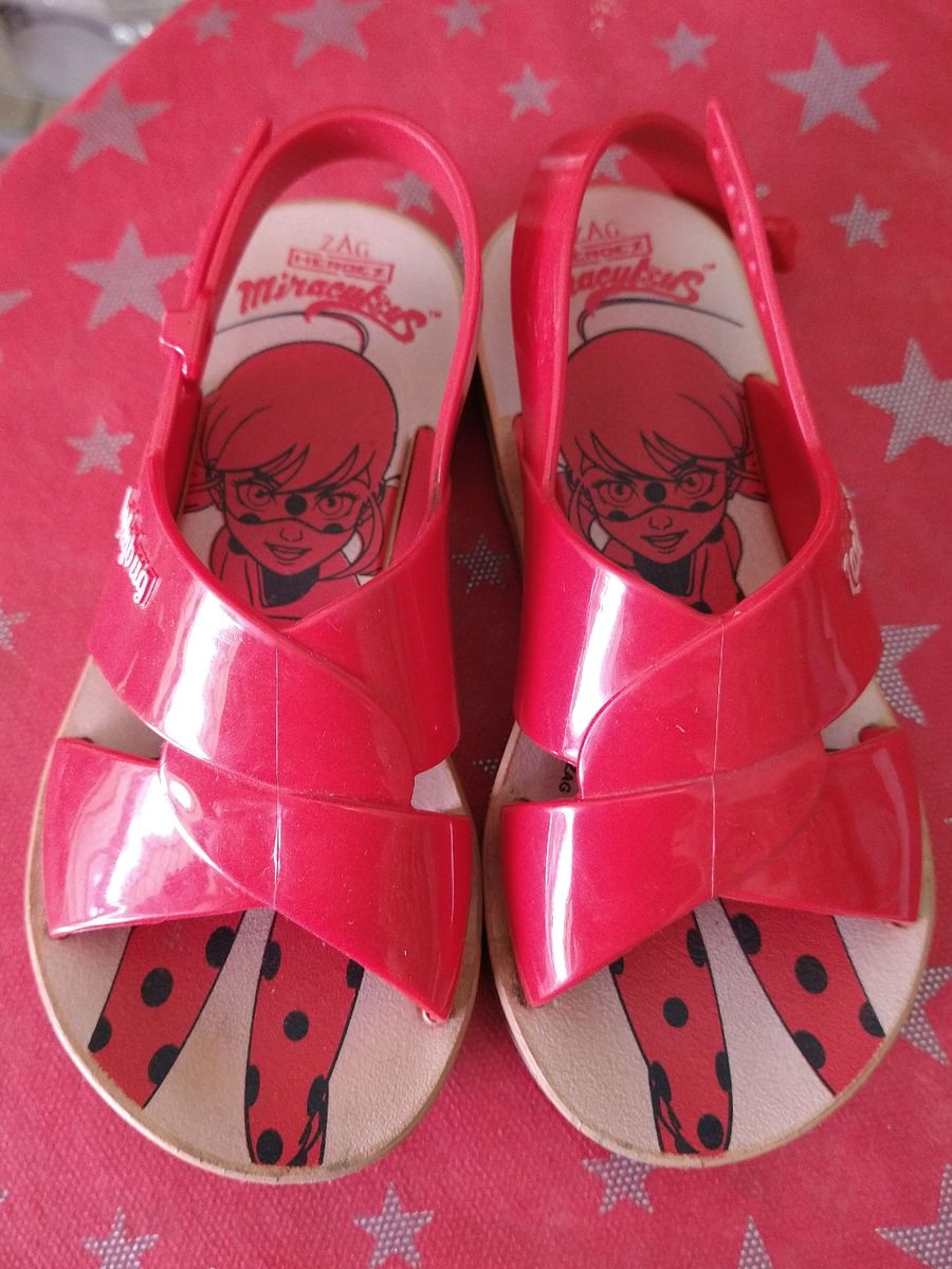 sandália da ladybug