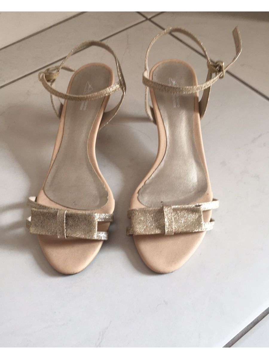 sandalias douradas para casamento