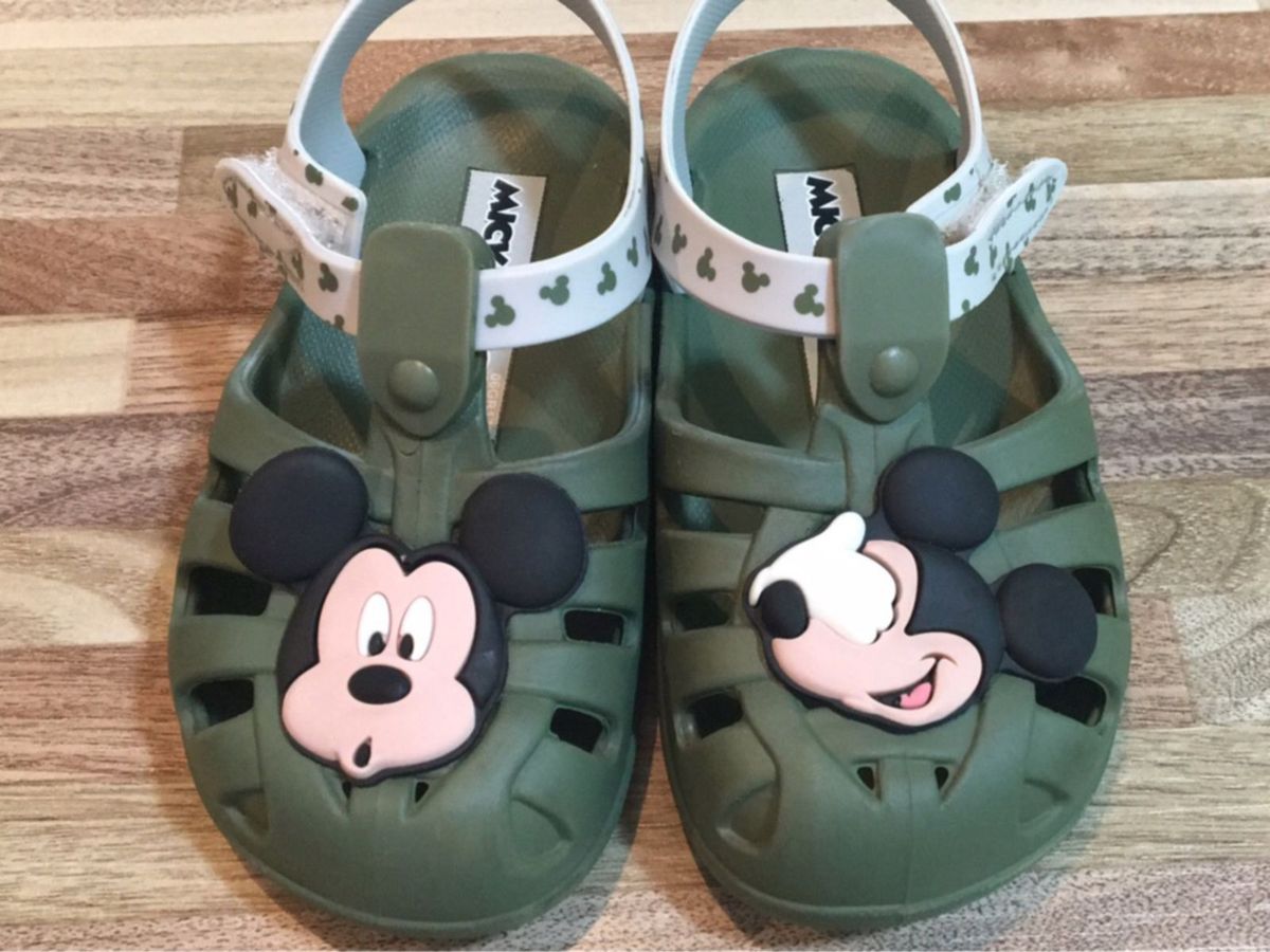 sandalia mickey menino