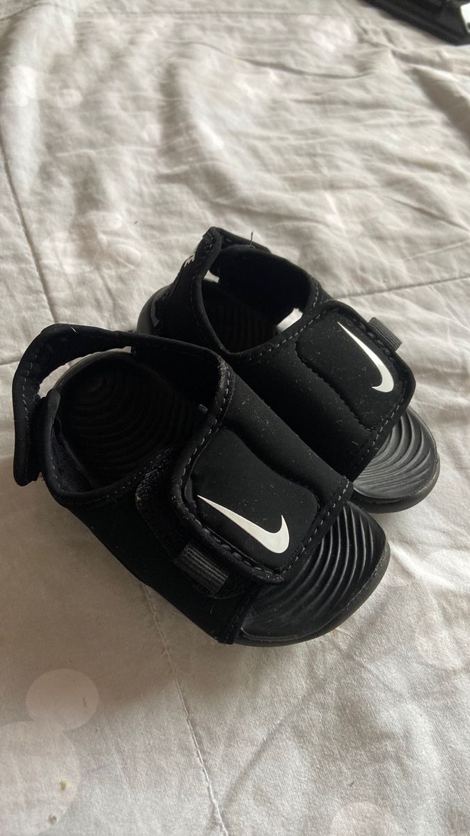 Nike sandals size sales 4